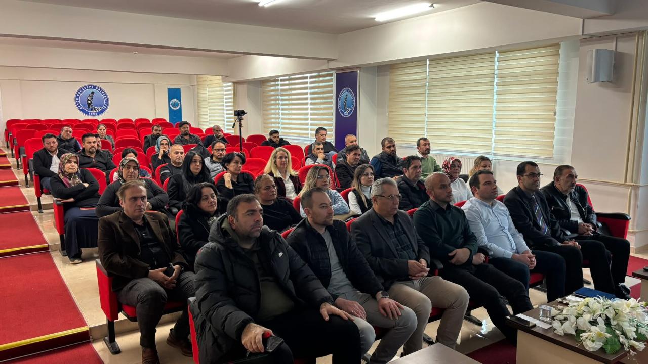 Sandıklı MYO’da “Nezaket ve Protokol Eğitimi” Düzenlendi