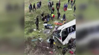 Servis minibüsü Şarampole Yuvarlandı: Çok sayıda Ölü ve Yaralı Var