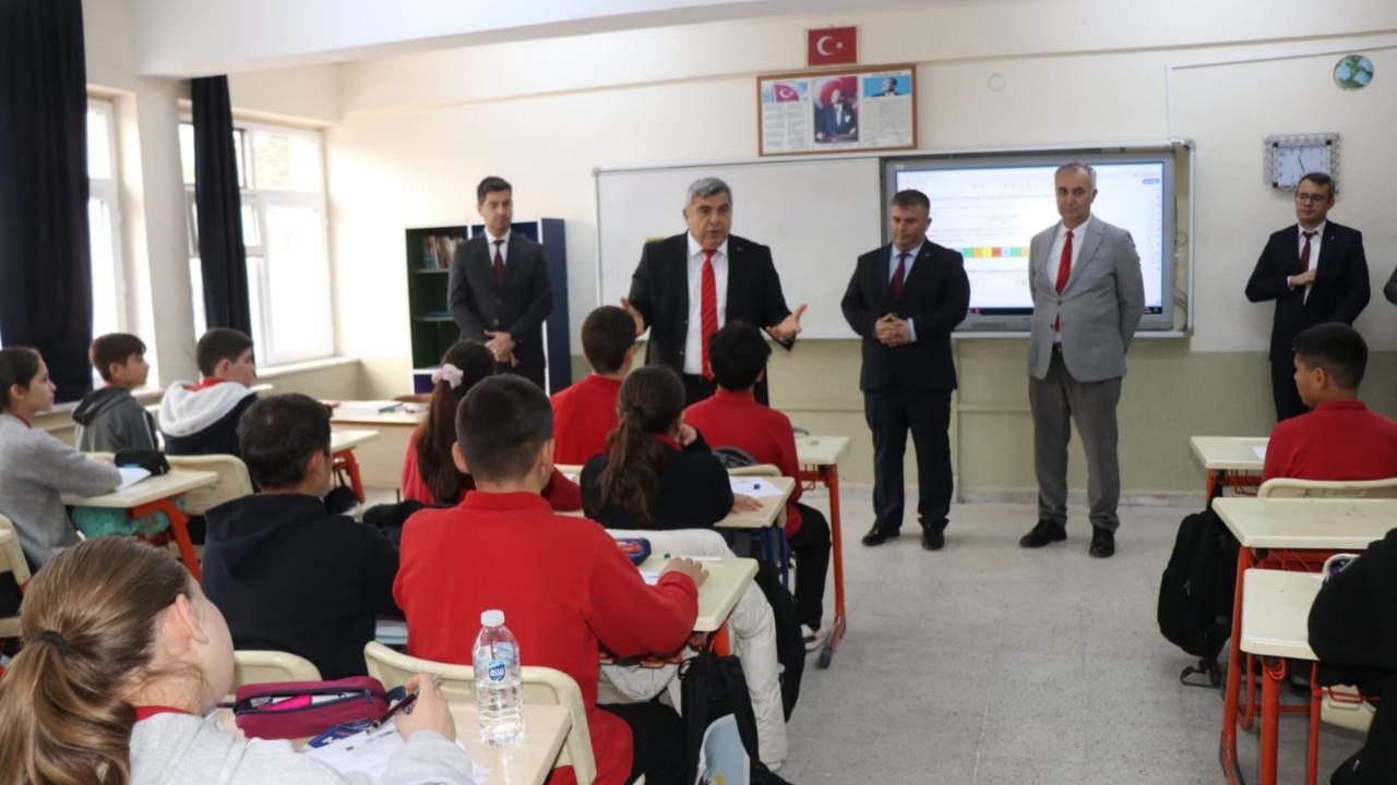 “Sizler Bayat Kilimlerimiz Gibi Köklü Bir Geçmişi Geleceğe Taşıyacaksınız”