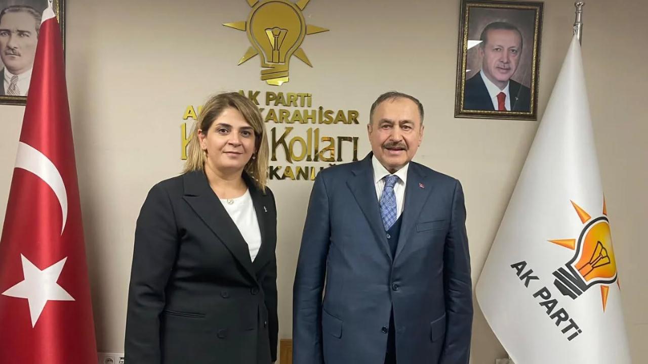 Veysel Eroğlu’ndan AK Parti Afyonkarahisar İl Kadın Kollarına Ziyaret