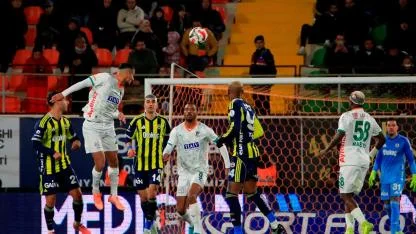 5 gollü düelloda kazanan Fenerbahçe
