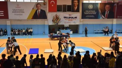 Afyon’da Gençler Bilek Güreşi Şampiyonları Belli Oldu