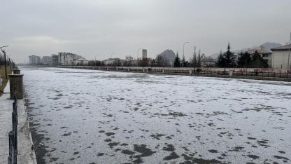 Afyon’da Kış Sert Geçiyor: Akarçay Dondu