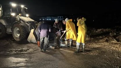 Afyon’da Şiddetli Rüzgâr ve Sağanak Hayatı Olumsuz Etkiledi