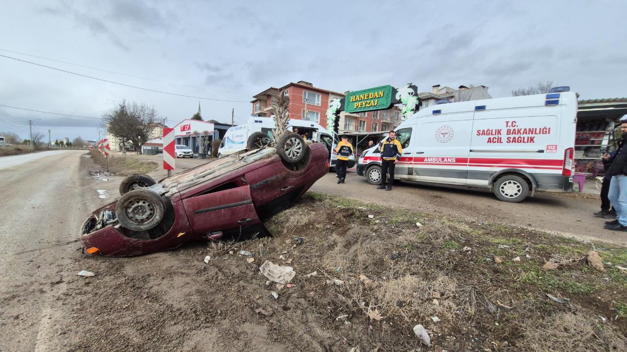 Afyon’dan Eskişehir’e Hastaneye Giden Aile Kaza Yaptı!