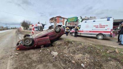 Afyon’dan Eskişehir’e Hastaneye Giden Aile Kaza Yaptı!