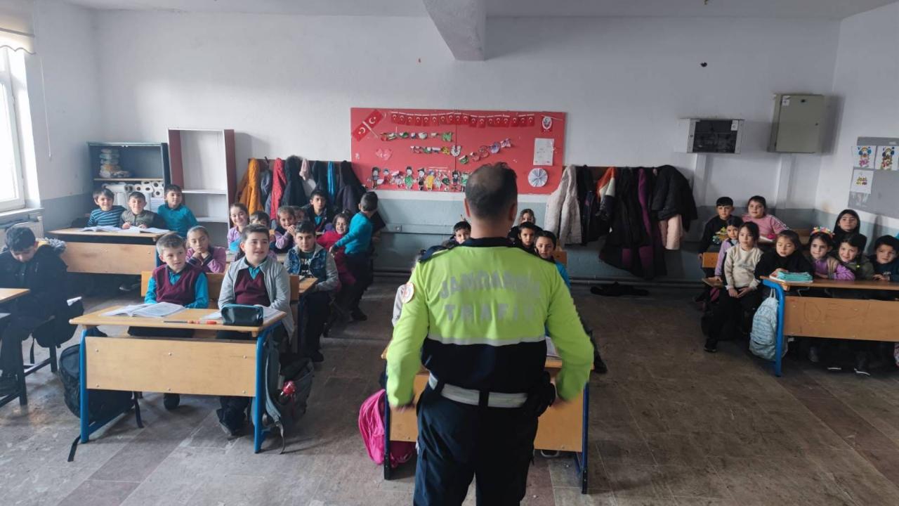 Afyonkarahisar'da Öğrencilere Uygulamalı Trafik Eğitimi