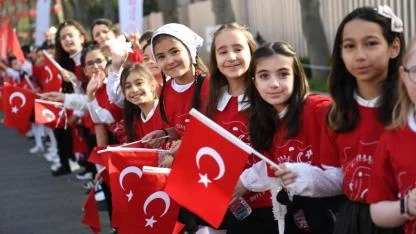 Afyonkarahisar'da Yeni Eğitim Dönemine "Bayrak Sevgisi" Temasıyla Başlanacak