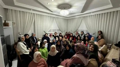 AK Kadınlar Şuhut’ta Ev Toplantısında Buluştu