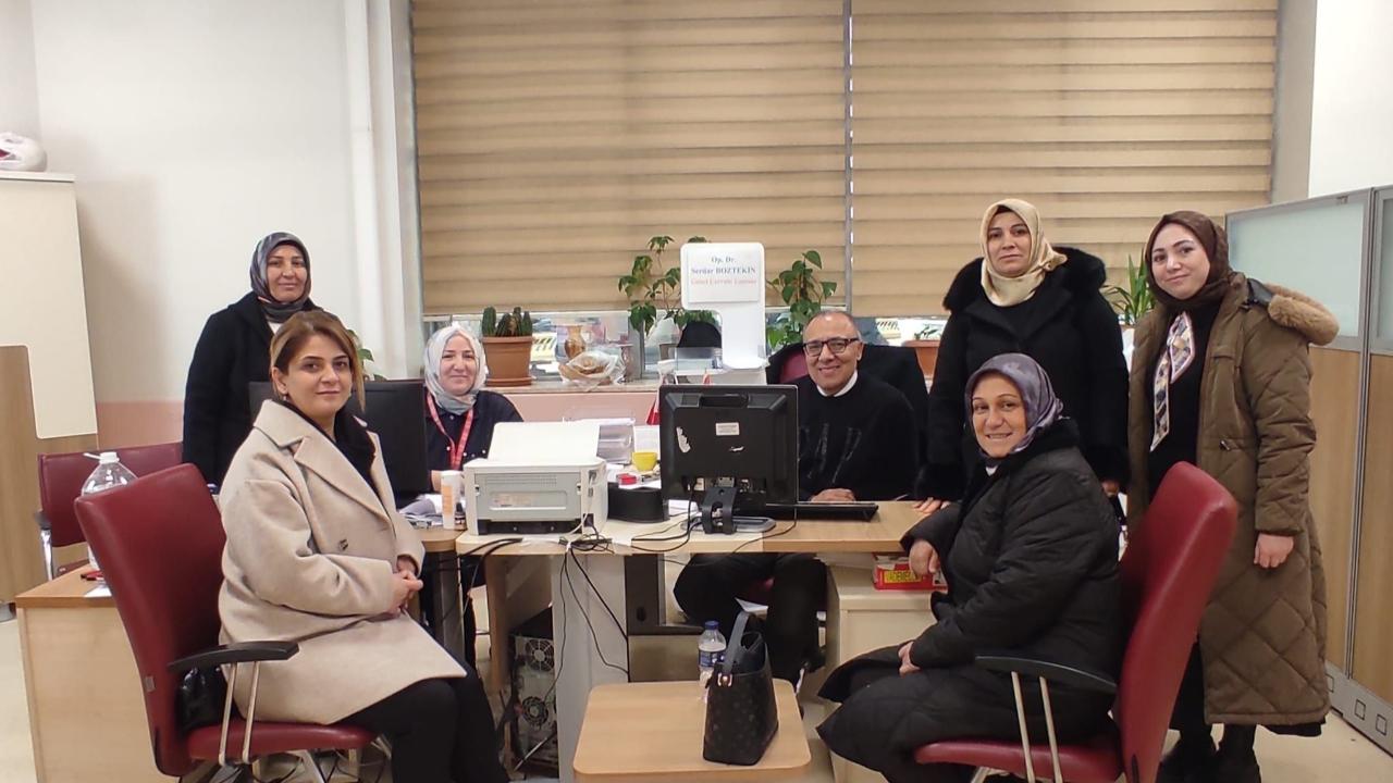 AK Parti Afyonkarahisar İl Kadın Kolları’ndan Doktor Boztekin’e Nezaket Ziyareti