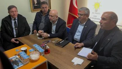 AK Parti Heyeti Çay İlçe Yönetimiyle Bir Araya Geldi