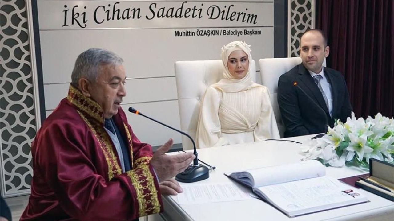 Başkan Özaşkın Genç Çiftin Mutluluğuna Ortak Oldu