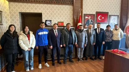 Başkan Siper, Kadın Futbolcuları Ağırladı