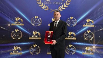 Başkan Tolga Yıldırım’a “Ege’nin En Başarılı İlçe Belediye Başkanı” Ödülü Verildi