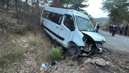 Yabancı Öğrencileri Taşıyan Minibüs Şarampole Uçtu: 17 Yaralı