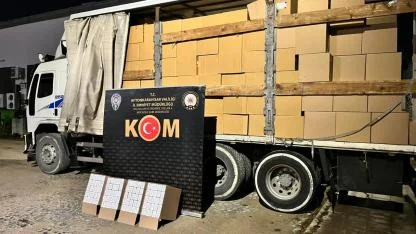 Bir kamyondan 6 milyon 190 bin sahte makaron yakalandı