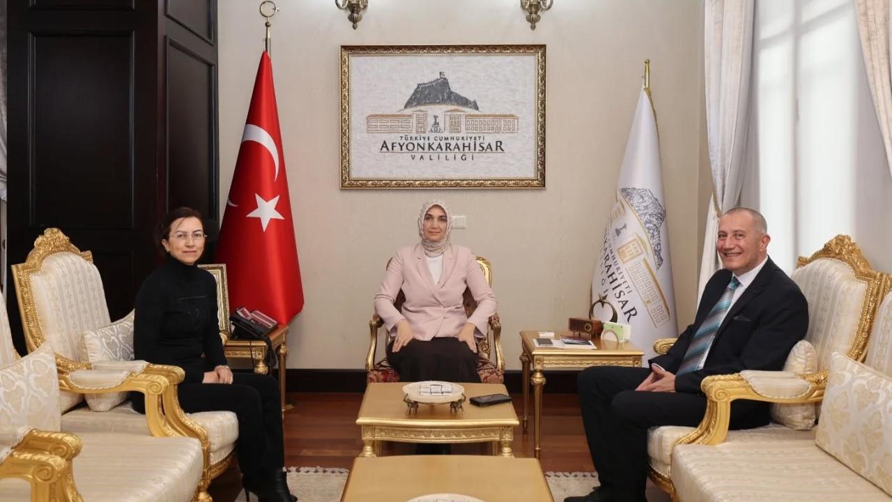 Ebeveynlerin Rehberi "Dijital Baba" Vali Yiğitbaşı’nın Konuğu Oldu