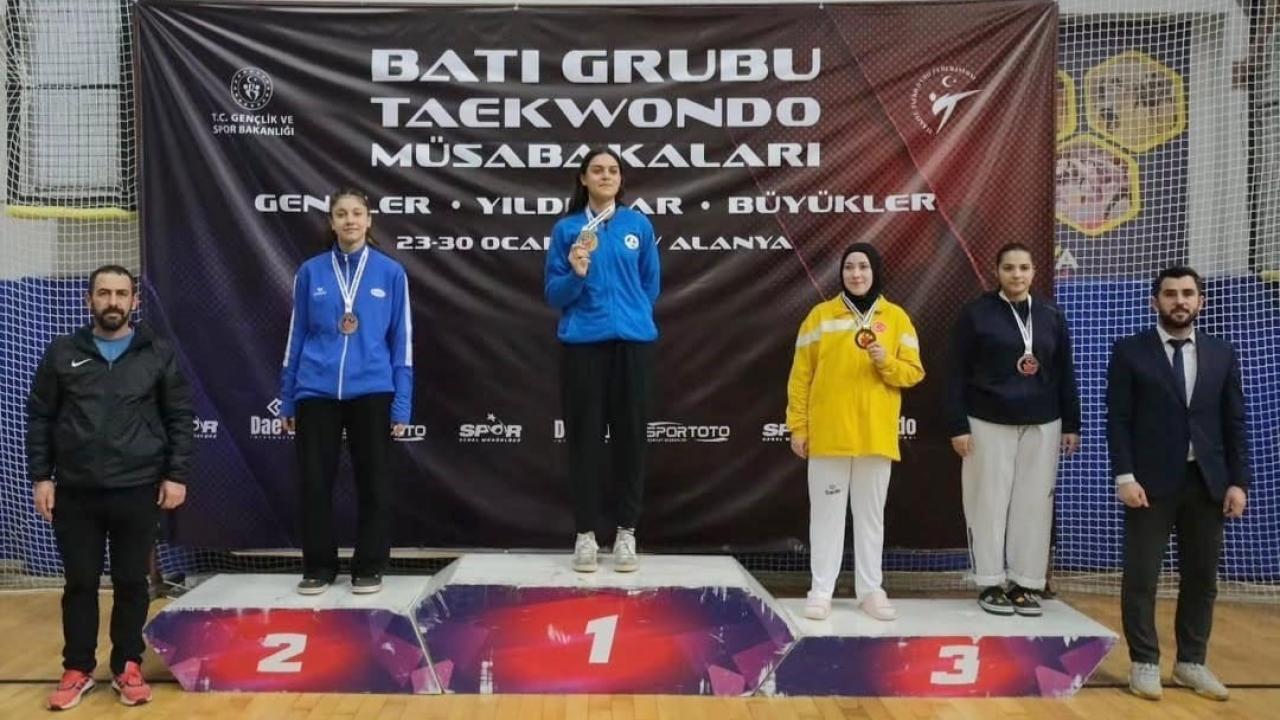 Erkmen Belediye Spor Kulübü’nden Türkiye Üçüncülüğü