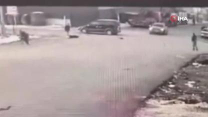 Hafif Ticari Araç Motosiklete, Motosiklet Yayaya Çarptı