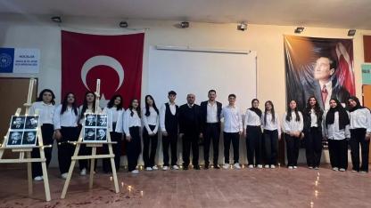 Hocalar’da Öğrencilerden “Dizelerden Gönüllere” Şiir Dinletisi