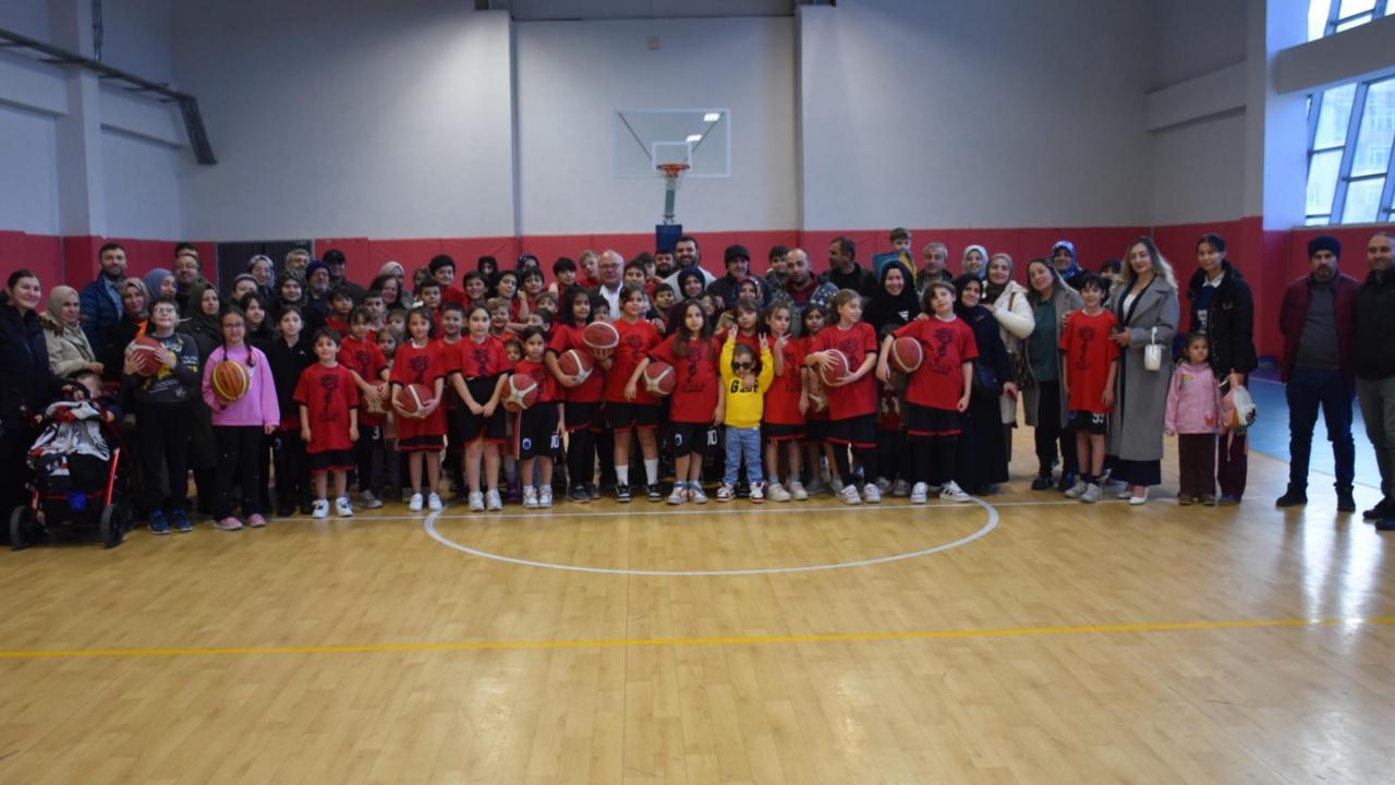 İlk Formalarla Potaya Atılan İlk Adım