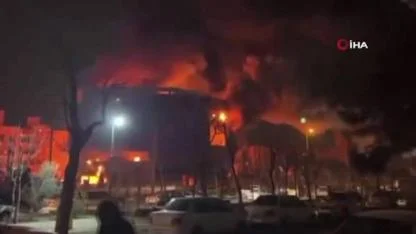 İran’da Cami ve Belediye Binası Ateşe Verildi: Ölü Sayısı 65’e Yükseldi