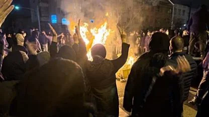 İran’da Protestolarda Ölü Sayısı 2 Bini Aştı: Trump’tan “Yardım Yolda” Mesajı