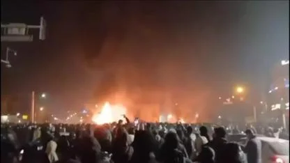 İran’daki Protestolar Şiddetlendi: Kamu Binaları ve Polis Araçları Ateşe Verildi