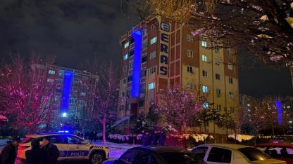 Karnesinde 3 Zayıfı Olan Lise 1 Öğrencisi, Yaşamına Son Verdi