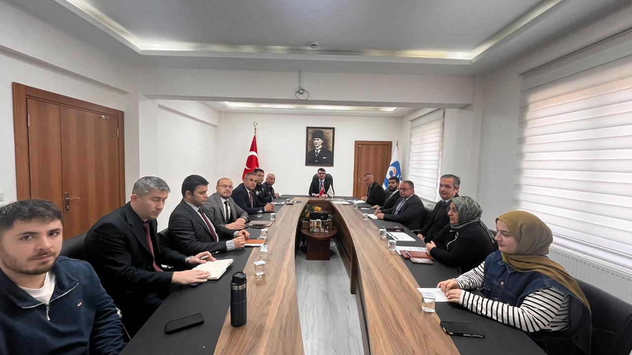 Kaymakam Okumuş, Kurum Müdür İle Toplantı Yaptı