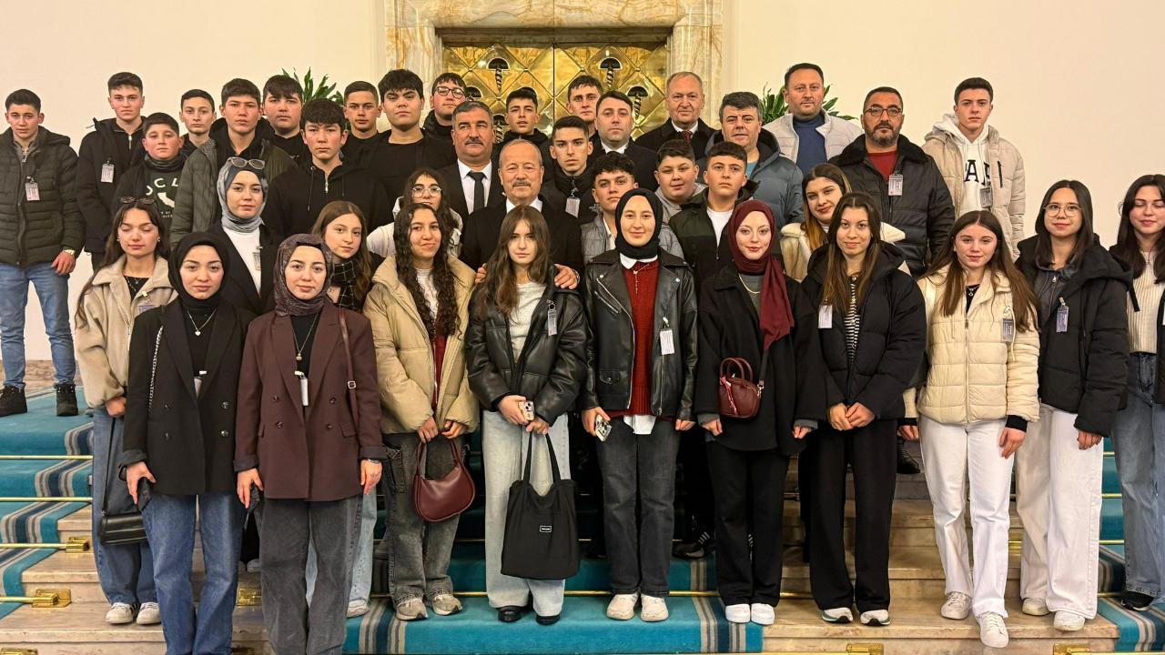 Milletvekili Taytak, Sinanpaşalı Başarılı Öğrencileri Gazi Meclis’te Ağırladı