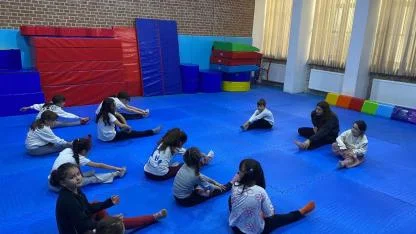 Minik Sporcular Cimnastik Çalışmaları Yapıyor