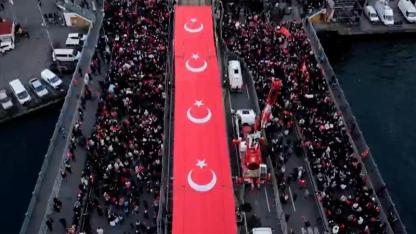 Galata Köprüsü’nde Filistin İçin Binler Bir Araya Geldi: Destek Yürüyüşü Başladı!