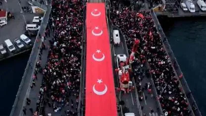 Galata Köprüsü’nde Filistin İçin Binler Bir Araya Geldi: Destek Yürüyüşü Başladı!