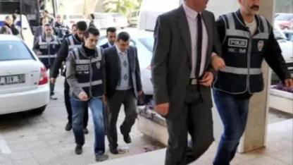 Antalya Büyükşehir Belediyesi ve ASAT'a Yolsuzluk ve Rüşvet Operasyonu: 15 Şüpheli Gözaltında!