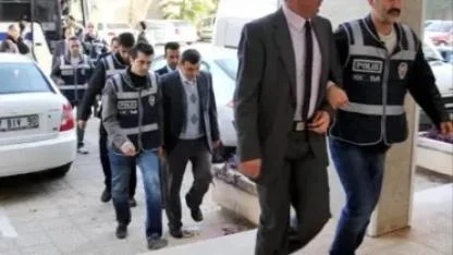 Antalya Büyükşehir Belediyesi ve ASAT'a Yolsuzluk ve Rüşvet Operasyonu: 15 Şüpheli Gözaltında!