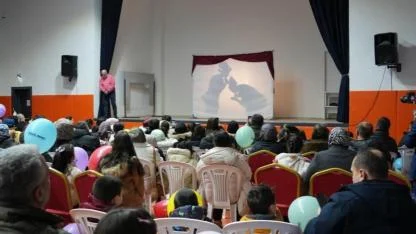 Bolvadin Belediyesi’nden Karagöz Gösterisi Coşkusu