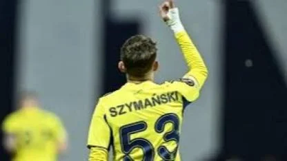 Fenerbahçe’de Ayrılık Resmileşti: Sebastian Szymanski Veda Etti!