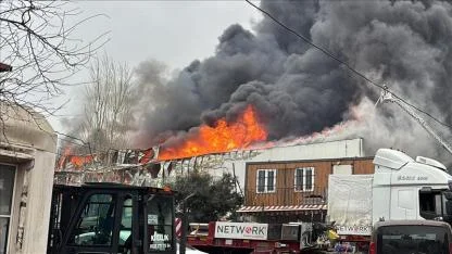 Son Dakika | Ataşehir’de Korkutan Yangın: Dumanlar Gökyüzünü Kapladı