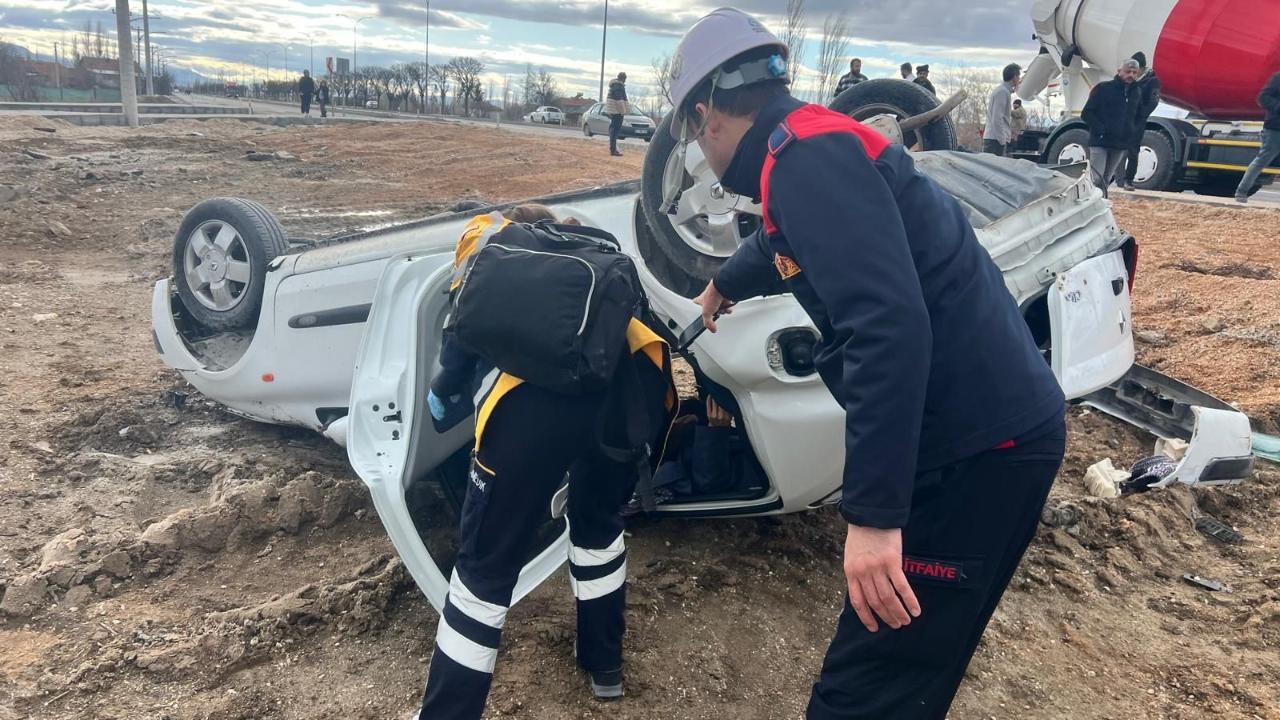 Şarampole Yuvarlanan Araçtan Şans Eseri Yaralı Kurtuldu