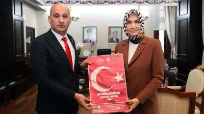 Şehitler İçin Bastırılan 2026 Takvimi Vali Yiğitbaşı’na Takdim Edildi