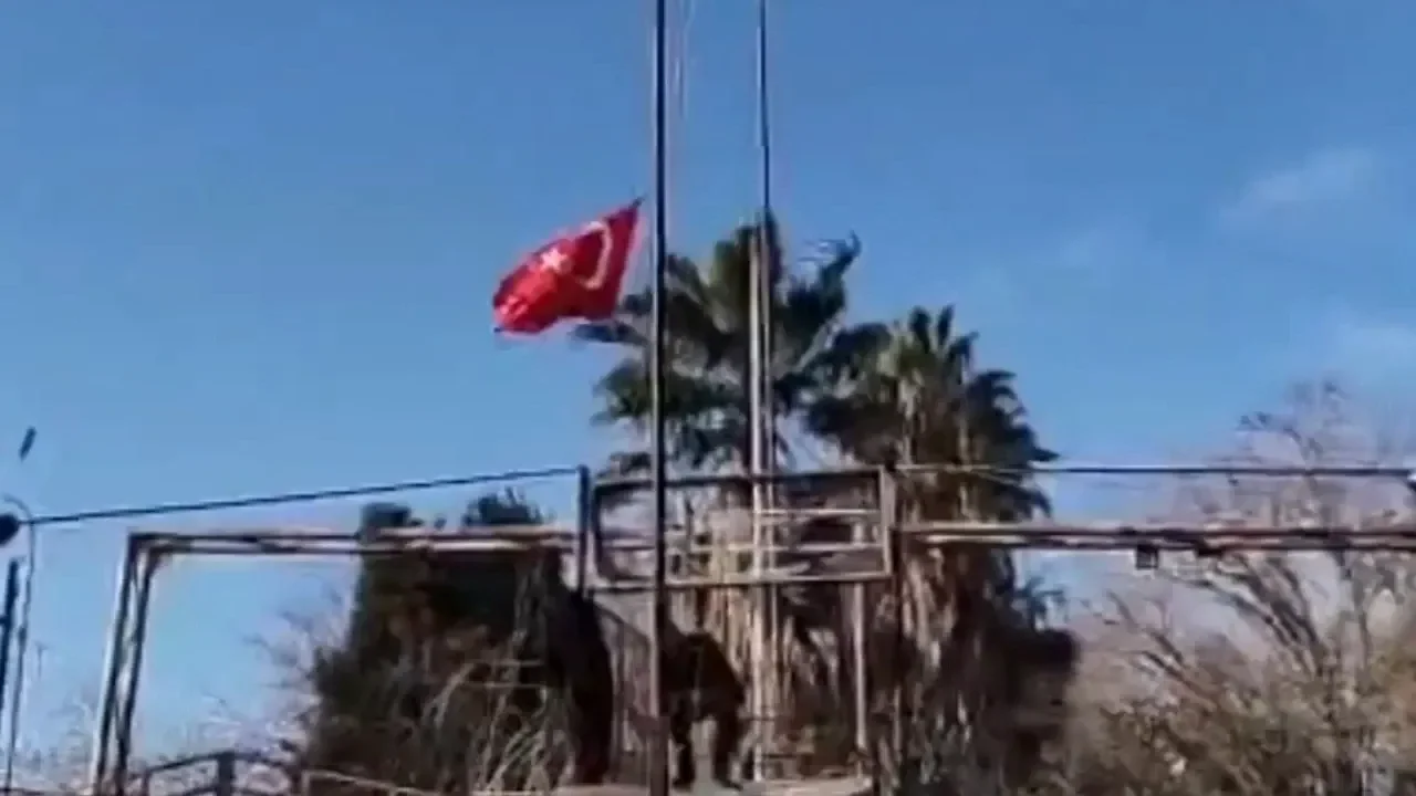 Son Dakika! Türk Bayrağına Provokasyonda 14 Şüpheli Gözaltına Alındı