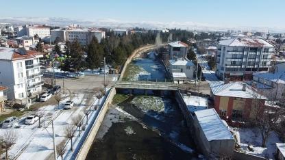 Şuhut’ta Dondurucu Soğuklar Hayatı Olumsuz Etkiledi: Gali Çayı Buz Tuttu