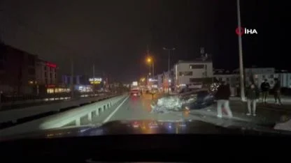 Takla Atan Otomobil E-5’e Daldı