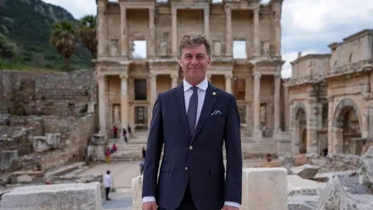 Tan Sağtürk Görevden Alındı! Tan Sağtürk Kimdir? İlk Açıklaması