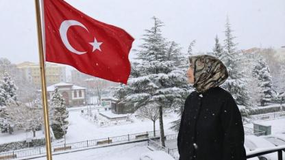 Vali Yeni Yılı Balkondan Kutladı