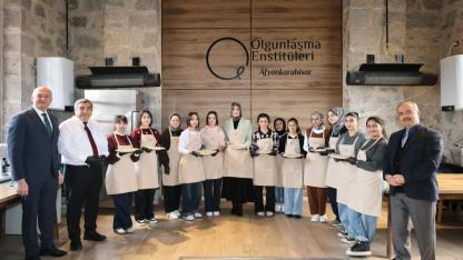 Vali Yiğitbaşı, Çocuk Evlerindeki Gençlerle Geleneksel Mutfakta Buluştu