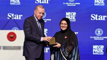 Vali Yiğitbaşı’ndan Necip Fazıl Ödülü Alan Yazara Tebrik