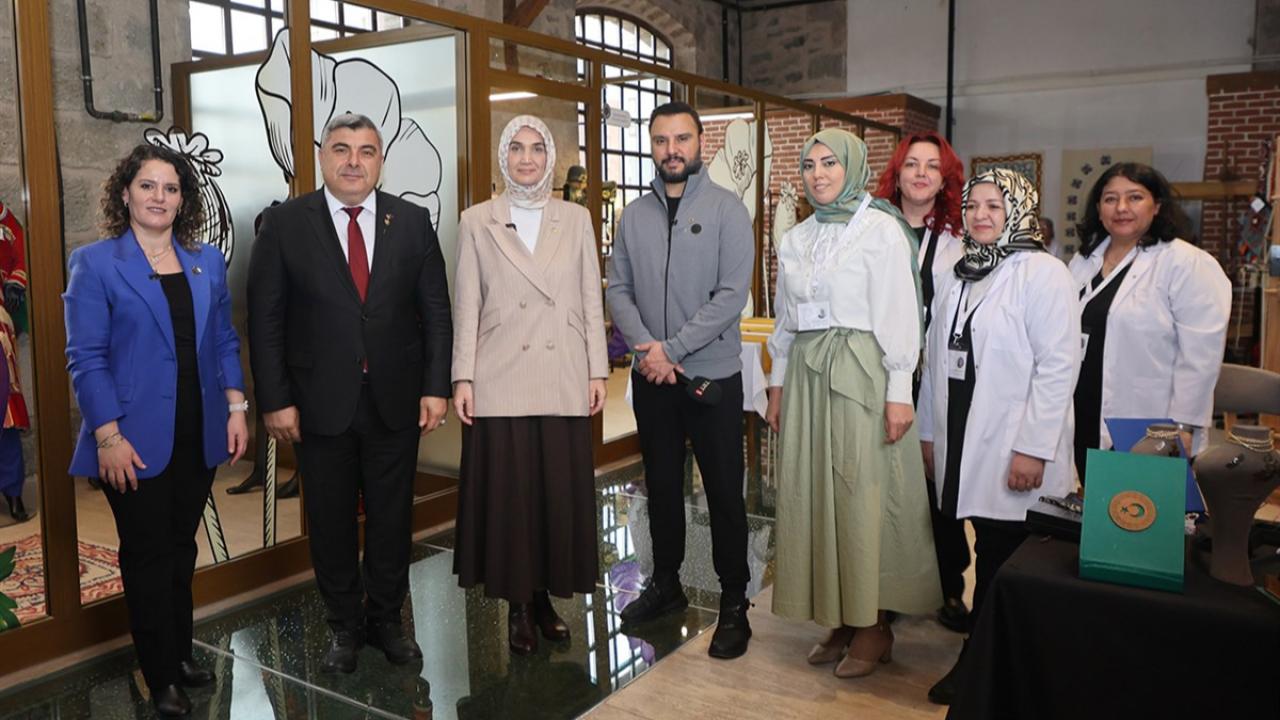 Vali Yiğitbaşı’nın Elleriyle Hazırlandı: "Zürbiye" ve "Haşhaşlı Bulgur Pilavı" Görücüye Çıktı