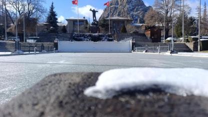 Yılın İlk Gününde Afyon Buz Kesti